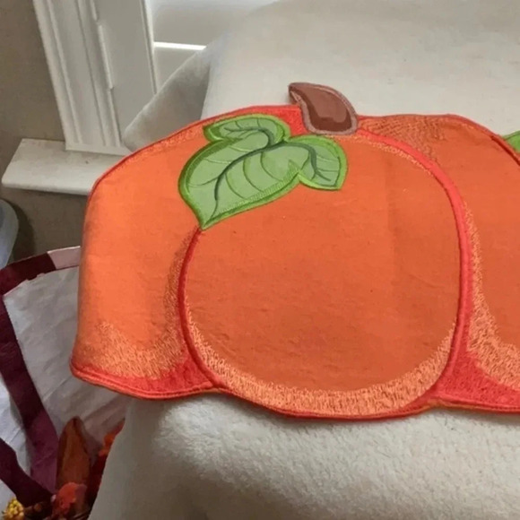 𝅺table Runner - Picture 2 of 5